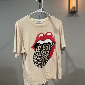 Zara Beige T-Shirt with Red Graphic
